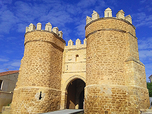 Puerta Villa o de San Andrés